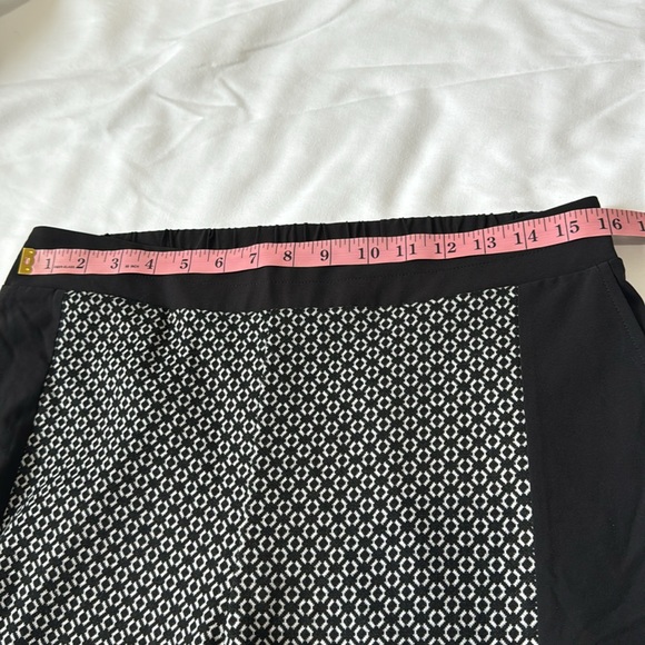 Chico's Zenergy jogger ankle size 1 - Picture 3 of 6